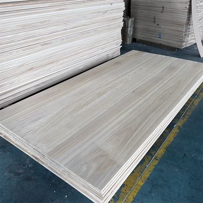 Contenu d'humidité 8%-12% Moderne style de design bois Paulownia pour le marché des fournitures funéraires