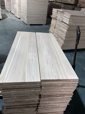 Pièces détachées gratuites Paulownia Planche de bois Paulownia Noyau de bois Contenu d'humidité 8%-12%