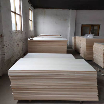 Vente de planche commune en bois massif à doigts planche de paulownia pour planche de surf