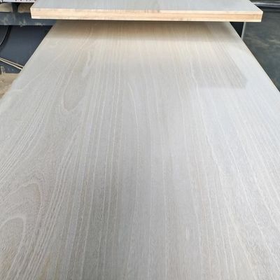 Plaque en bois de paulownia en trois couches pour porte Temps de production 5-15 jours Couleur naturelle