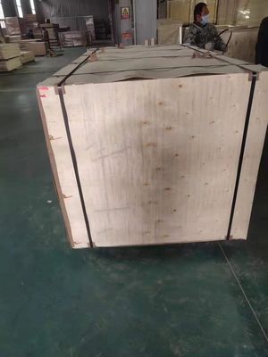 Le tableau de la paulownia pour l'artisanat en boîtes en bois est de 11 mm x 11 mm / 14 mm x 14 mm / 18 mm x 18 mm / 20 mm x 20 mm.