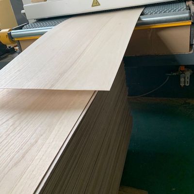 Capacité de solution de projet Panneau en bois mince de 1,5 mm avec pièces de rechange gratuites garanties
