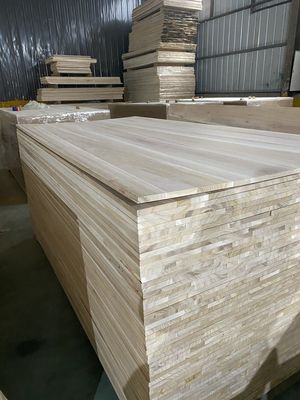 Taille personnalisée de la colle de bord de bois des panneaux de paulownia 1220x2440 pour le retour et le remplacement