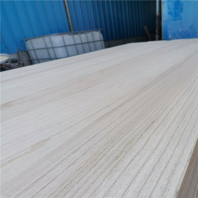 Taille personnalisée de la colle de bord de bois des panneaux de paulownia 1220x2440 pour le retour et le remplacement