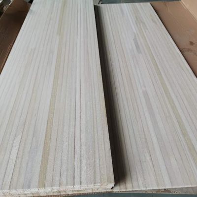 280 à 300 kg/m2 Densité Paulownia planches de noyau en bois feuilles de noyau pour colle environnementale E0/E1