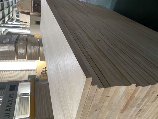 Planche en bois massif avec capacité de solution de projet Autres et teneur en humidité 8%-12%