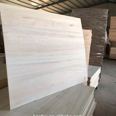 1220x2440 mm feuilles de bois de paulownia pour le design contemporain de qualité AA AB BC par Qingfa