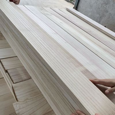 Produits de qualité AA, panneaux de paulownia 2x4