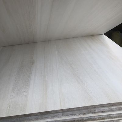 Capacité de solution du projet en Australie Kiri Boards de bois avec une densité de 280 à 320 kg/CBM