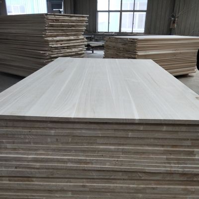 Bois de bois massif Paulownia Pour l'artisanat Couleur naturelle 1220x2440mm
