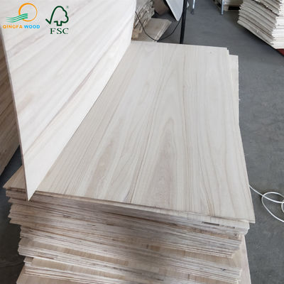 Planches de bois de paulownia de bois lisse poncé pour retour et remplacement