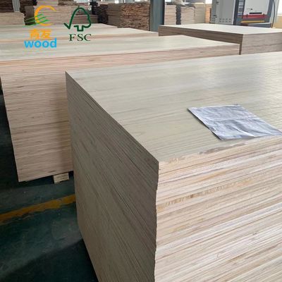 Planches de bois de paulownia de bois lisse poncé pour retour et remplacement
