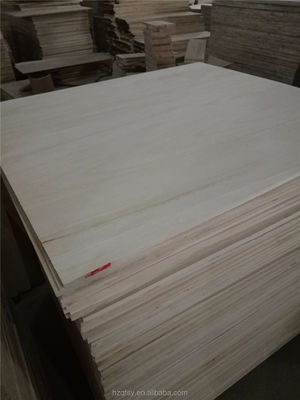 Panneaux en bois massif traditionnel de bois de paulownia blanchi 3 mm à 50 mm