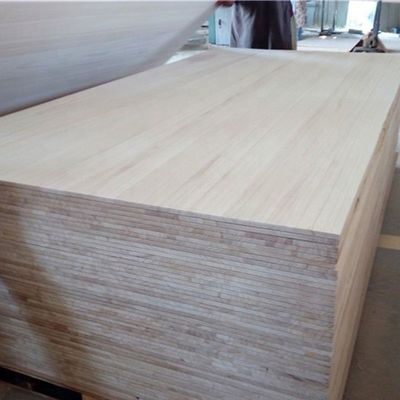 Bois de paulownia naturel ou blanchi 2440x1220 mm M3 Pour panneaux en bois massif
